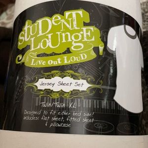 NWT twin/twin XL Jersey sheet set